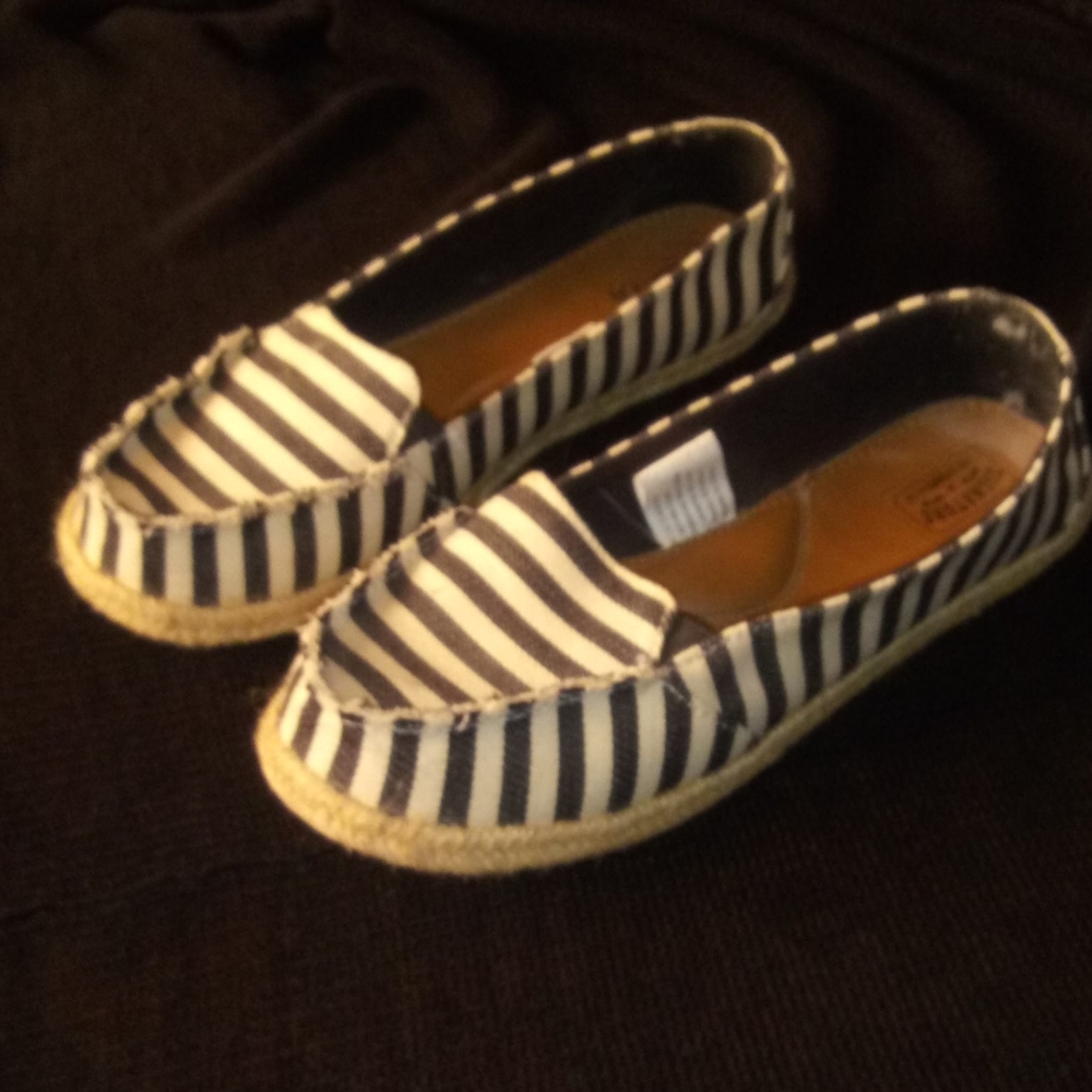 Shoes - Picture 2 of 2